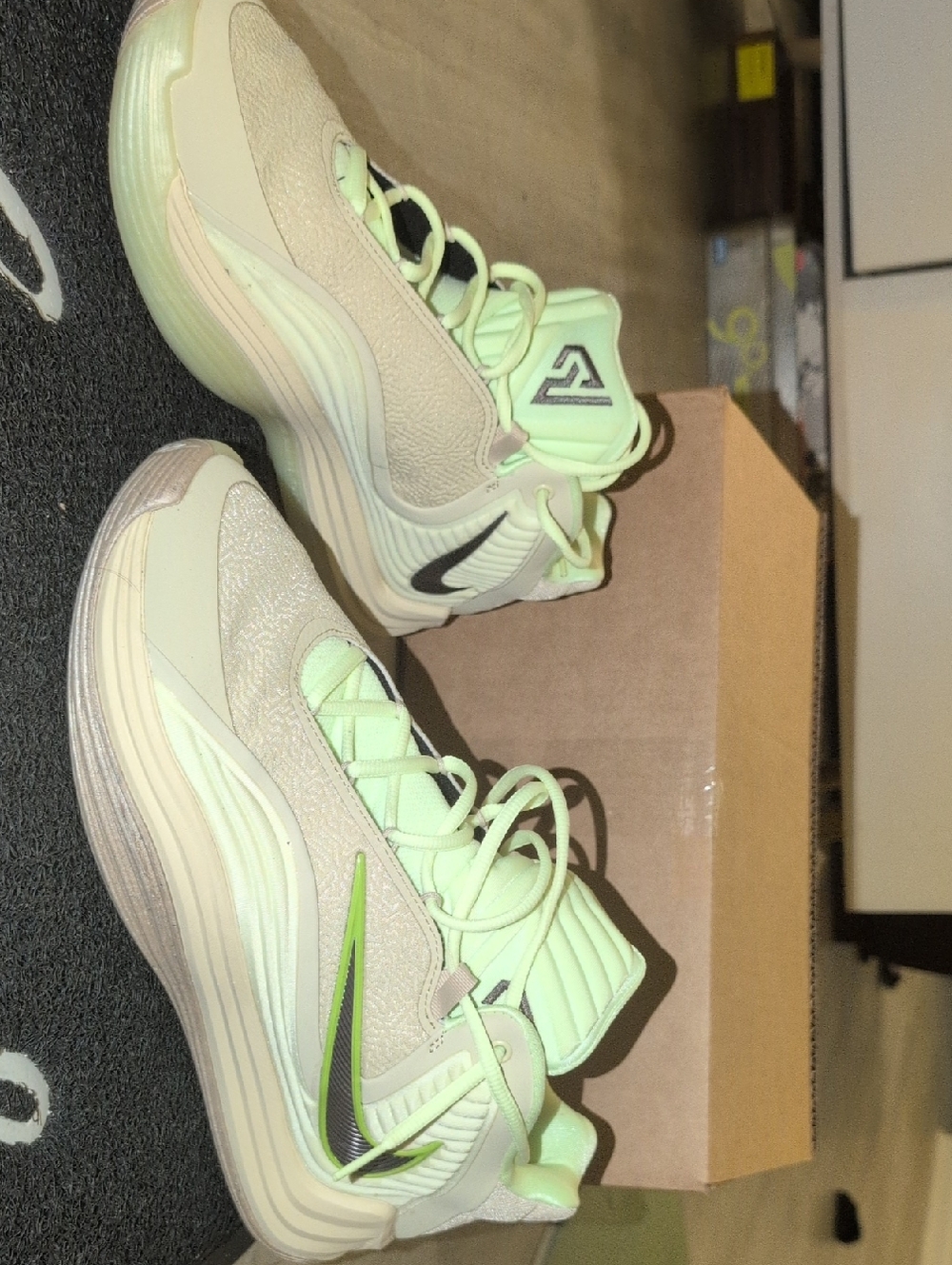 Nike Men's Neon Green and Black Low-Top Shoe